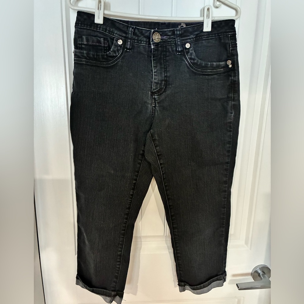 Santana Stretch Stylish Black Women's denim Capris